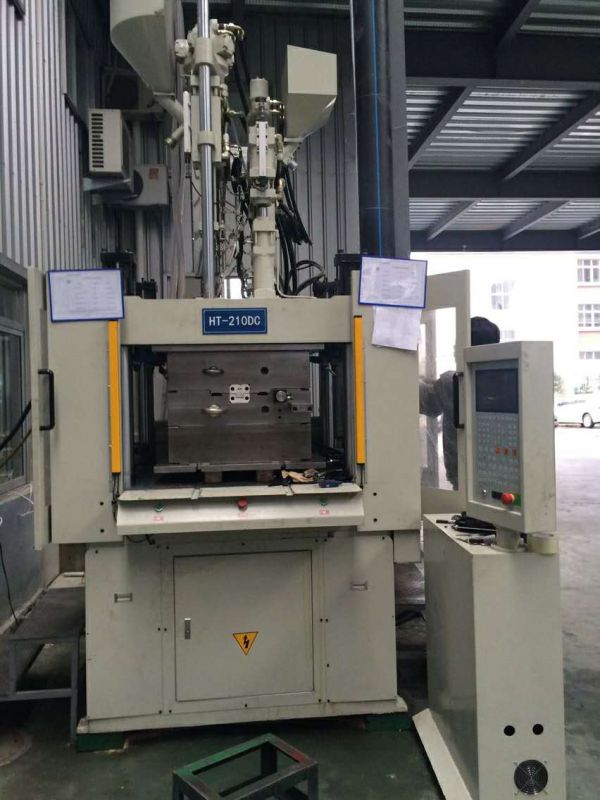 210t Center Rotating Tower Injection Machine for Two Colors