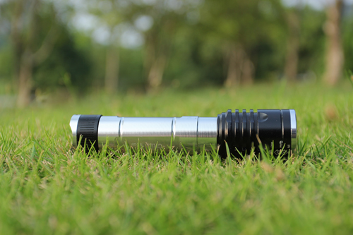 Telescopic Focusing Zoom CREE R826 Flashlight