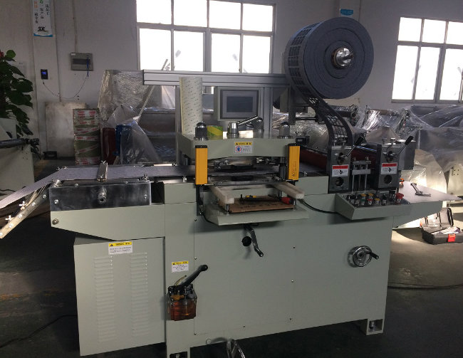 Paper / PVC Adhesive Sticker Label Die Cutting Machine