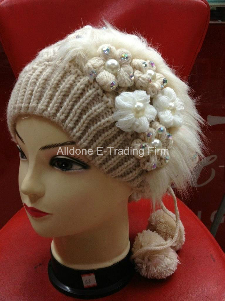 New Design Fashion Hand Knit Flower Lady Girl Hat Beanie