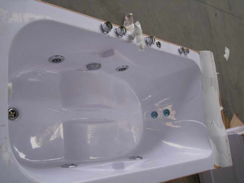 Acrylic Corner Massage Tub with Pillow (CL-339)