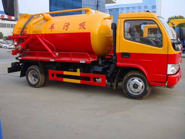 High Quality 5000L Sewage Suction Truck