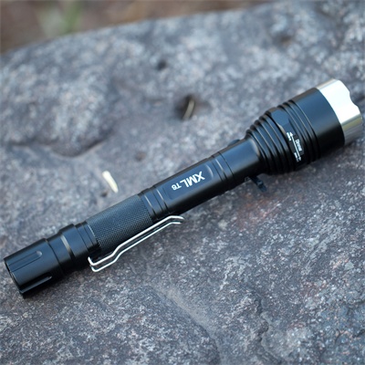 Portable Clip Xml T6 Rotating Focusing 2X18650 Batt T36 Flashlight