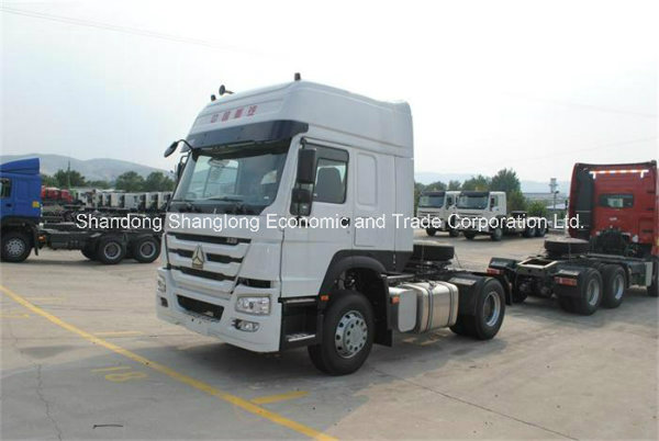 Sinotruk HOWO 4X2 371HP Qman Tractor Truck for Sale