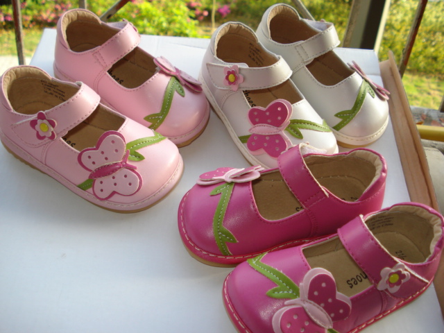 Big Butterfly Girl's Squeaky Shoes Different Colors