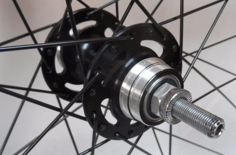 700 C Handmade Wheelsets with Bearings Hubs