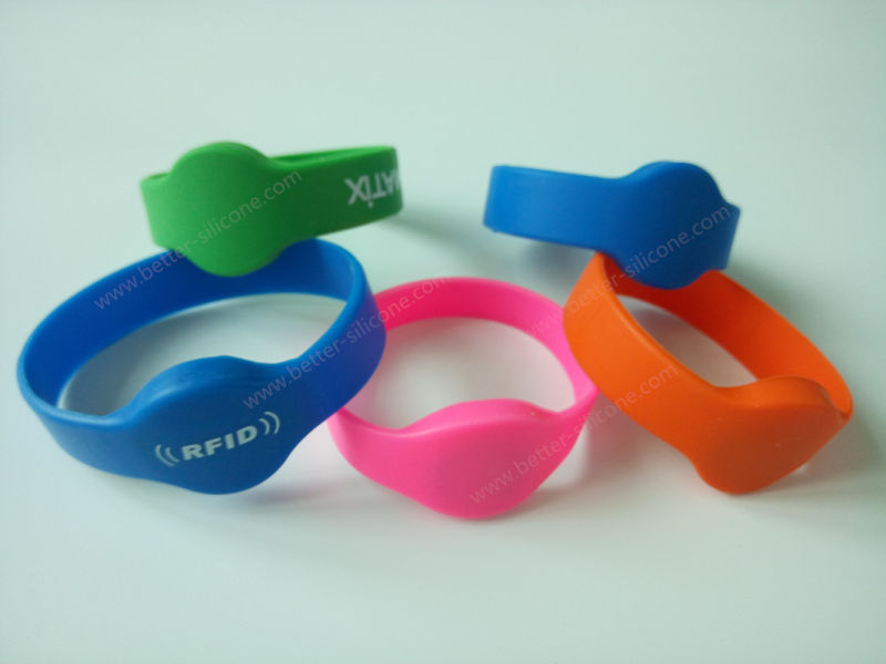 Hf Chip 13.56MHz I-Code2 Silicone RFID Wristband for Access Control