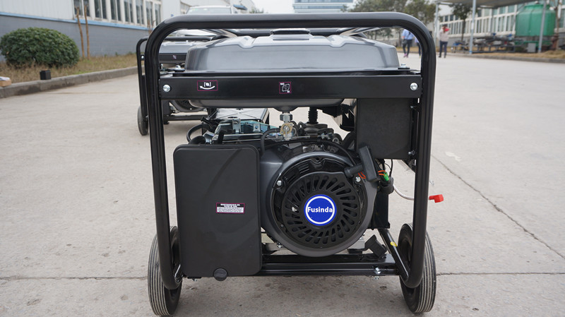 5kw/5kVA Electric Power 220/380V Electric Gasoline Generator with Ce, M6500e