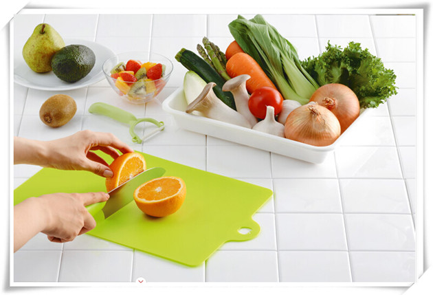 Hot Selling Kitchenware Plastic Cutting Board Onsale