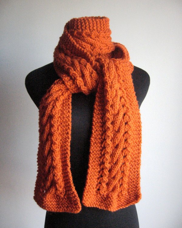 Made to Order Hand Knitted Scarf Made in China