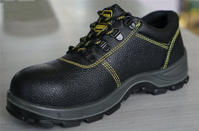 Low Cut Safety Shoes with Ce Certification Ufa001