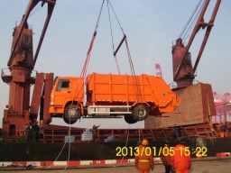 HOWO Brand Garbage Truck with 16m3 Box