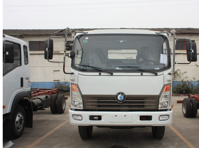 The Sinotruck 4cbm 4X2 Concrete Mixer Truck