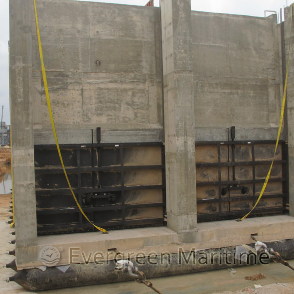 Ship, Vessel (Marine) and Barge Drydocking Airbags (Balloon) , Air Rollers for Launching and Haul out