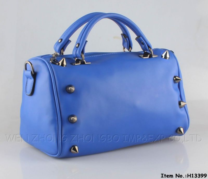 Women Rivet Fashion Eveing Bag