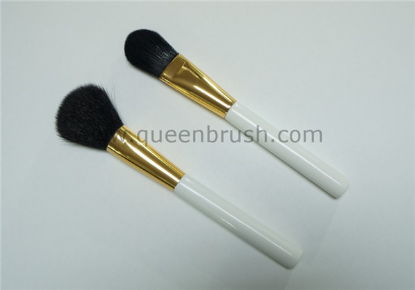 Custom Logo White Wood Handle Foundation Brush