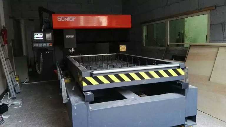 Small Cutting Size High Power CO2 Laser Cutting Machine for Die Board Wood Cutting