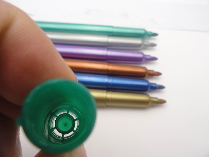 Non-Toxic Waterproof Quick-Drying Metallic Marker