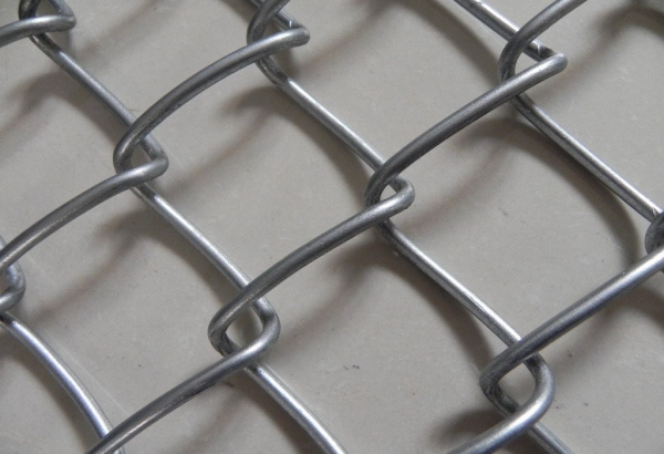 PVC Coated Hot Dipped Galvanized Wire Mesh Chain Link Fence