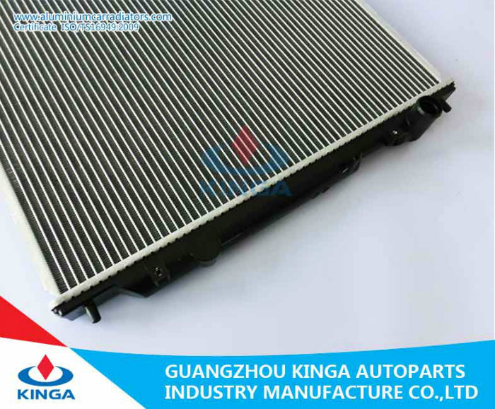 Auto Radiator for Mitsubishi L400/Space Gear'94 Car Accessory