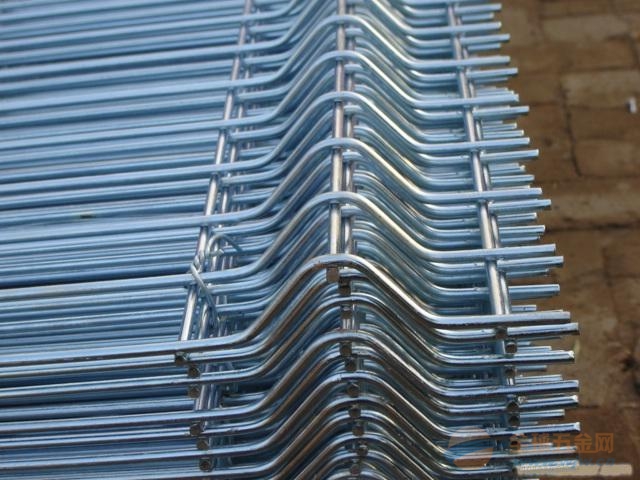 2015 Hot Sale 3 Curves Hot-Dipped Galvanized Steel Fence