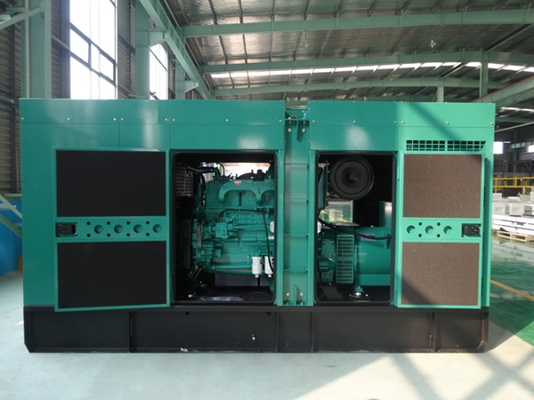 125kVA Cummins Soundproof Diesel Generator (GDC125*S) 50/60Hz