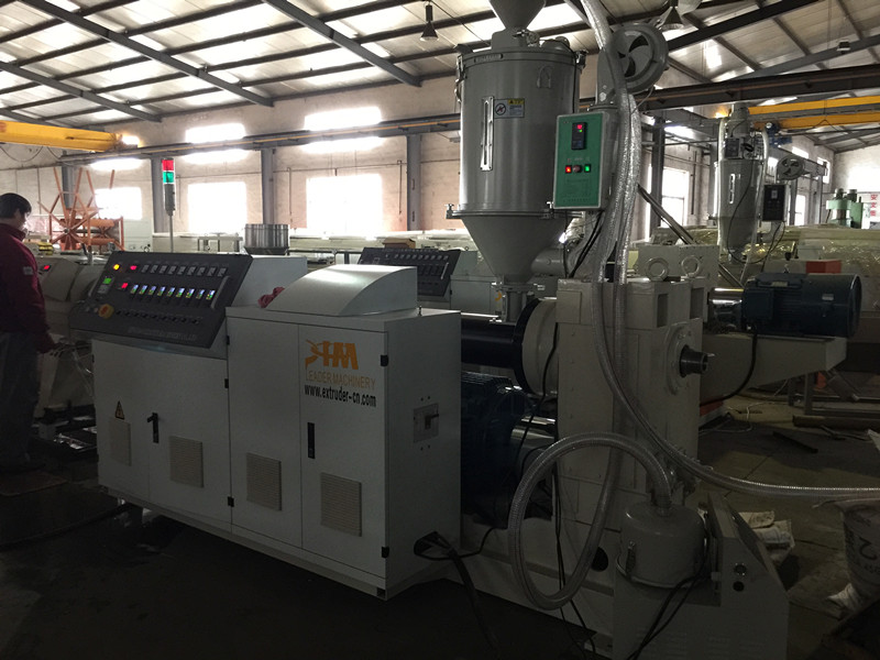 Factory Sell Sj-65/33 PE Plastic Pipe Machine