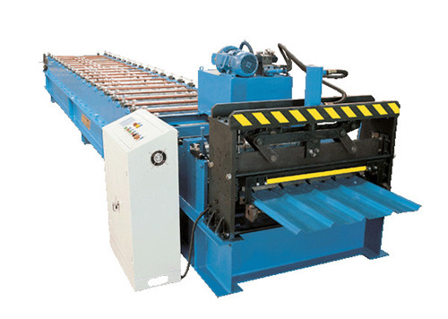 Classic Design Roofing Sheet Roll Forming Machine (XH840)