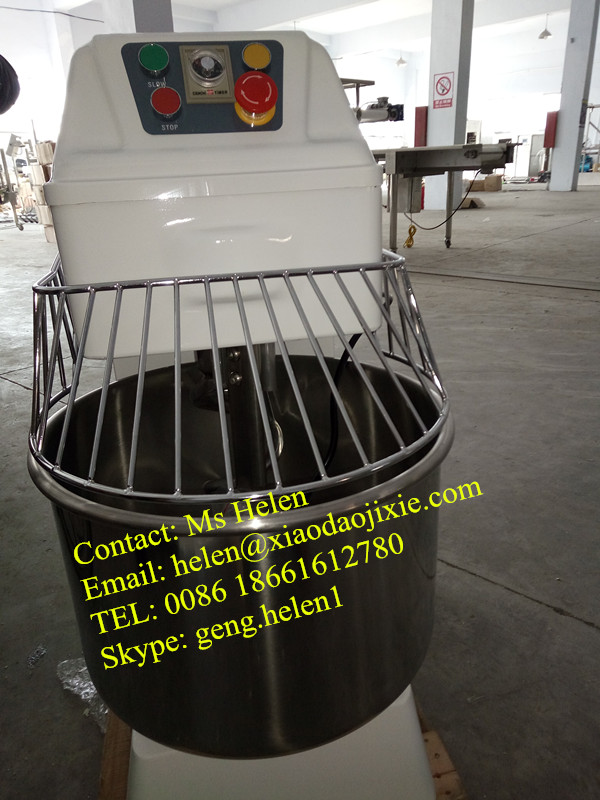 Flour Mixing Machine for Noodles/Dough Mixer in Baking Equipment