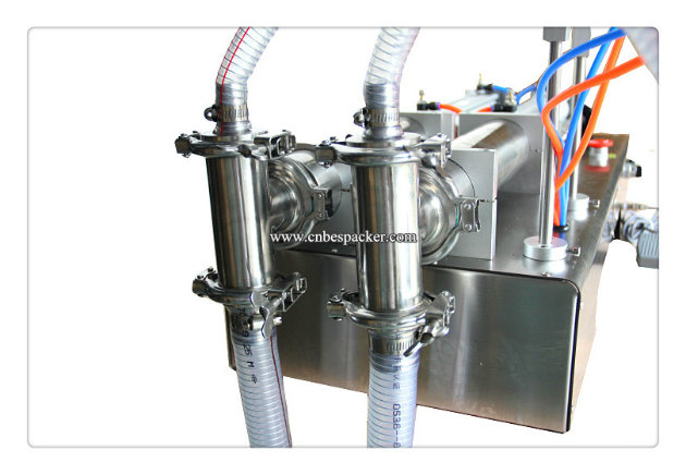 Single Head Oil Bottle Juice Filling Packing Machine