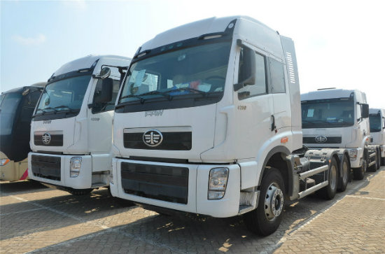 Jiefang Tractor Head Faw 6X4 380HP Tractor Truck