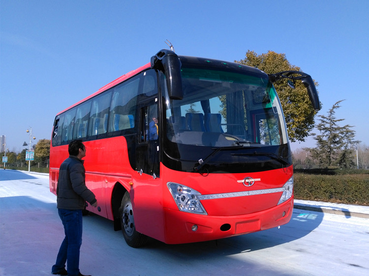 Low Price 9m Passenger Bus with 40 Seats