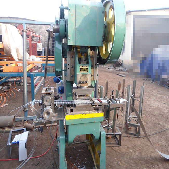 Bto-18 Razor Barbed Wire Machine