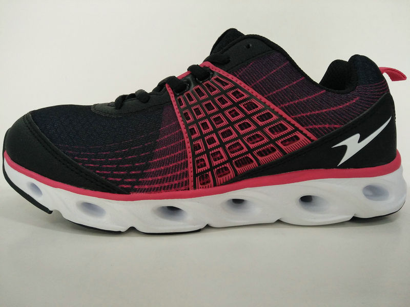 Black Red Comfort Running Shoes Women Sneakers