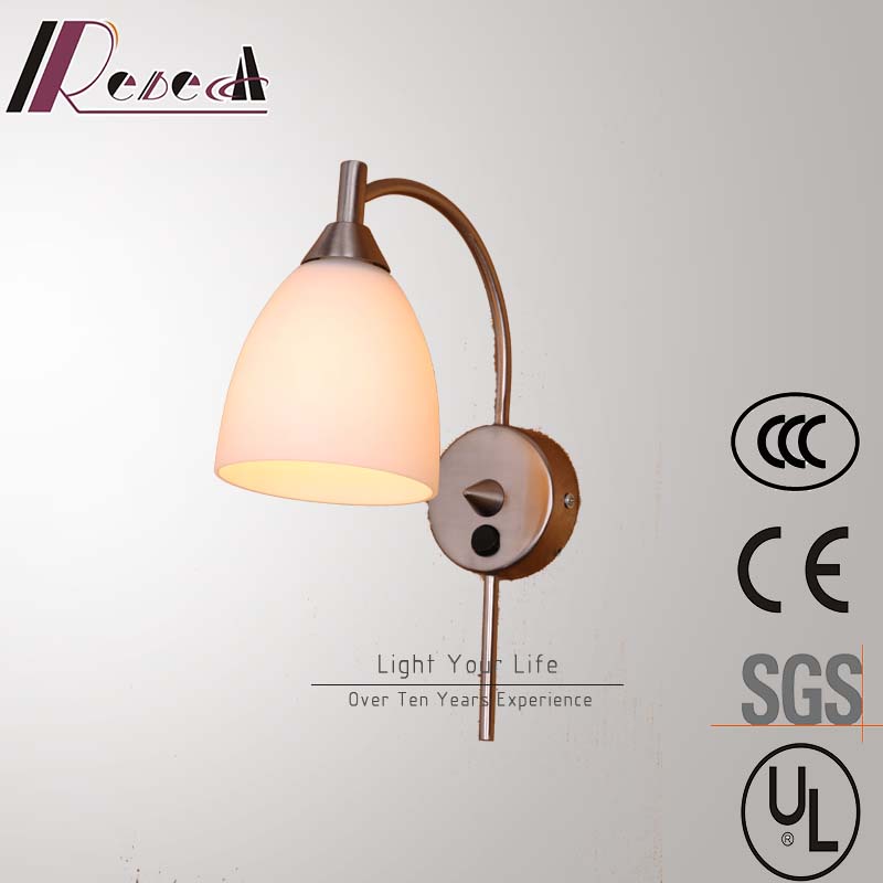 Modern Simple Hotel Decorative Brass Bedside Iron Wall Lamp