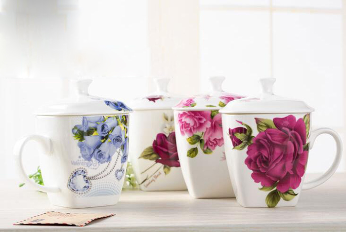 Porcelain Tea Cup with Flower Printing for Gifts