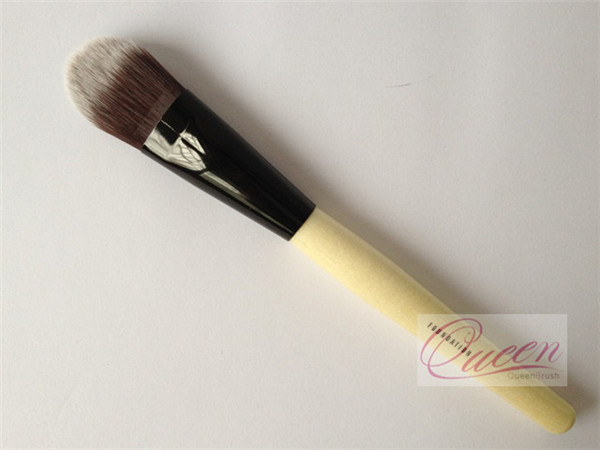 Private Label Goat Hair Wooden Handle Foundation Brush