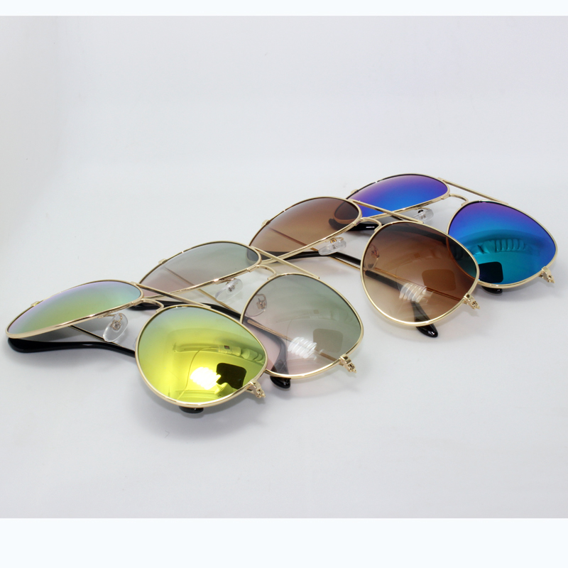 Metal Sunglasses with Gray Mirror Lenses