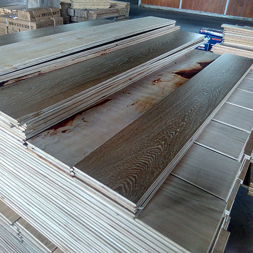 Wholesale UV Lacquer Walnut Multilayer Parquet Engineered Wood Flooring