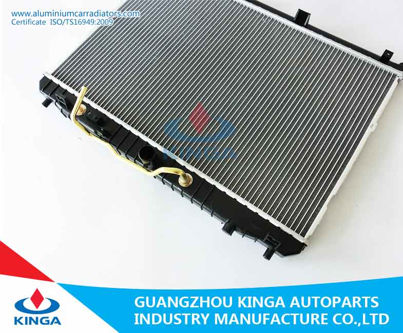 Auto Radiator for KIA Carens MPV 2.0' 02 at Aluminum Core Plastic Tank