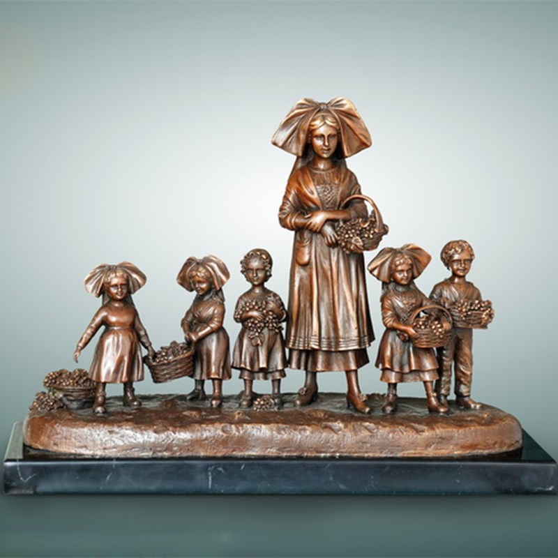 Kids Statue Vinedresser and Children Bronze Sculpture, J. D'aste TPE-401