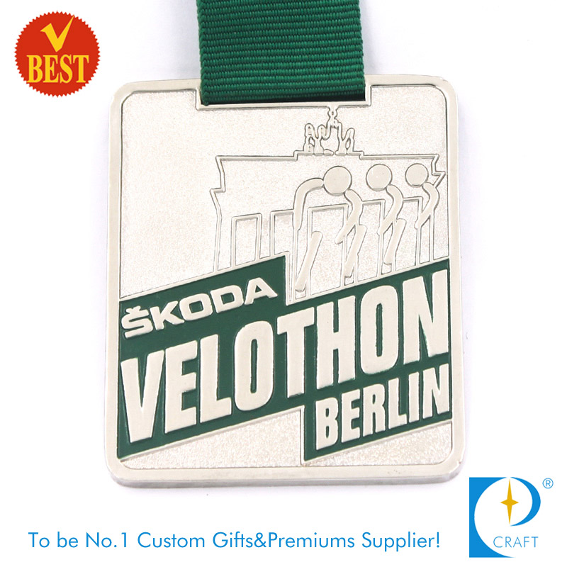 China Cheap Metal Baking Finish 3D Running Medal for Promotion