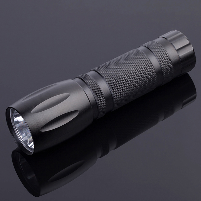 Flat LED Bulb 3xaaa Batt Tail Aluminum Flashlight