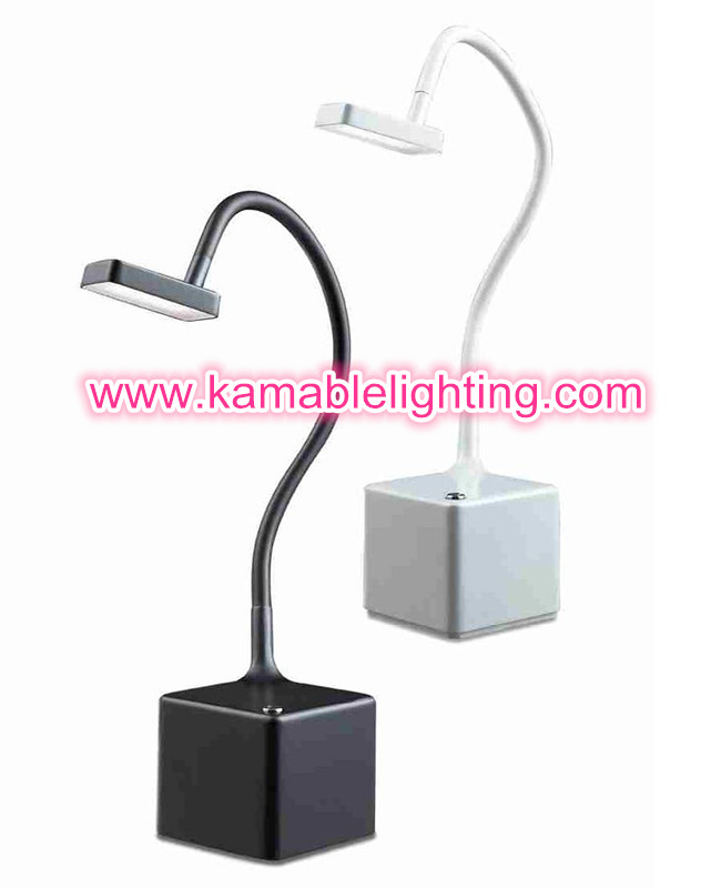 Good Quality Home LED Table Lamp (AT10073-1)