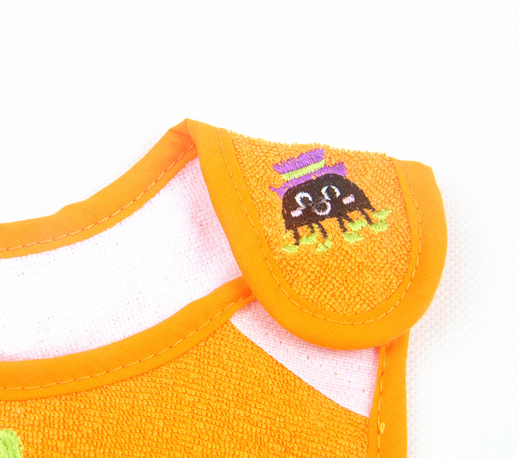 OEM Produce Customized Design Embroidered Pumpkin Halloween Festival Cotton Terry Baby Feeder Bibs