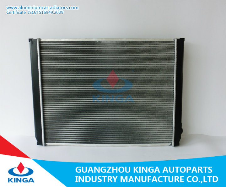 Cooling Effective Aluminum Radiator for Toyota Sienna 05-06 at