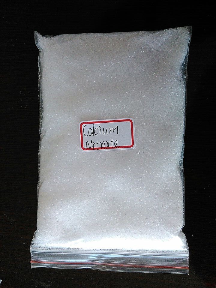 China Factory Calcium Nitrate (crystal or granular)