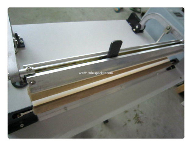 Simple Type Foot Pedal Plastic Sealing Machine with Cutting