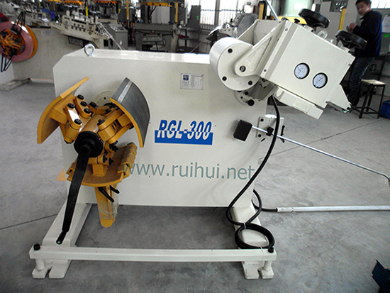 Automatic Uncoiler with Straightener Use in Press Machine