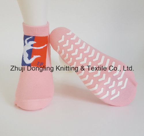 Customized Anti Slip Trampoline Socks Yoga Socks Factory Low Price